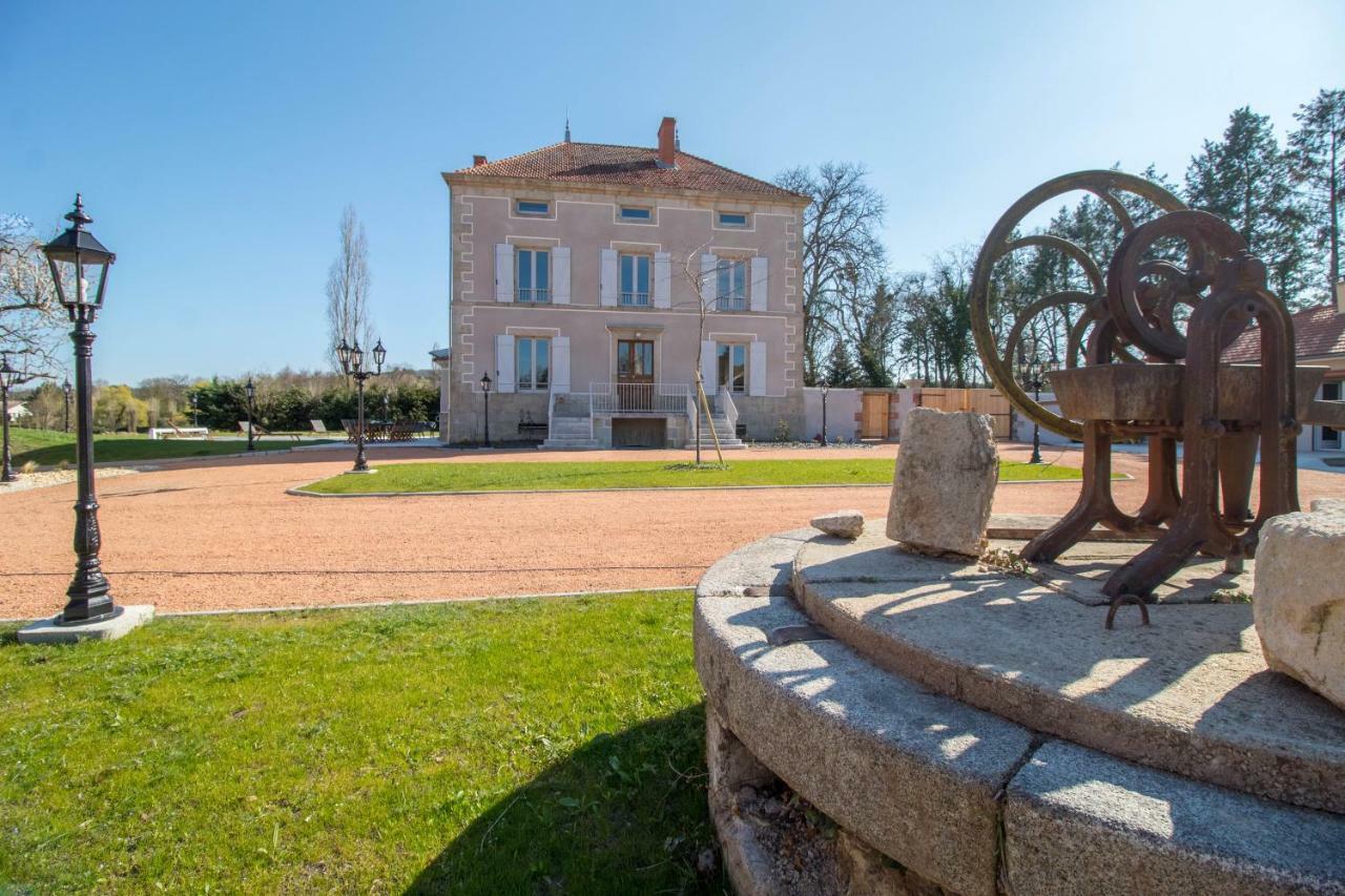 Gite De Charme 5 Epis - Demeure La Moliere Glaine-Montaigut Exterior photo